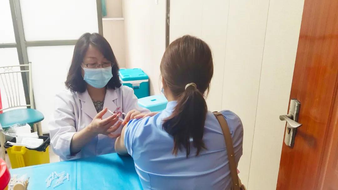 接種新冠疫苗 共筑免疫長城